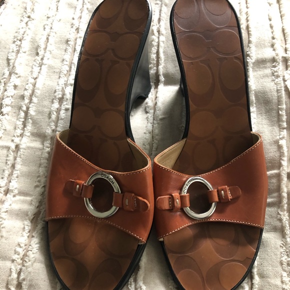 Sandals - Picture 2 of 4